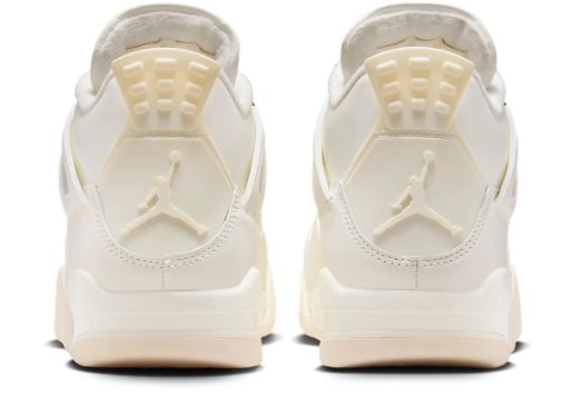 (WMNS) Air Jordan 4 Retro 'Metallic Gold' Sneakers