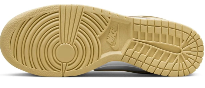 Nike Dunk Low 'Team Gold' Sneakers